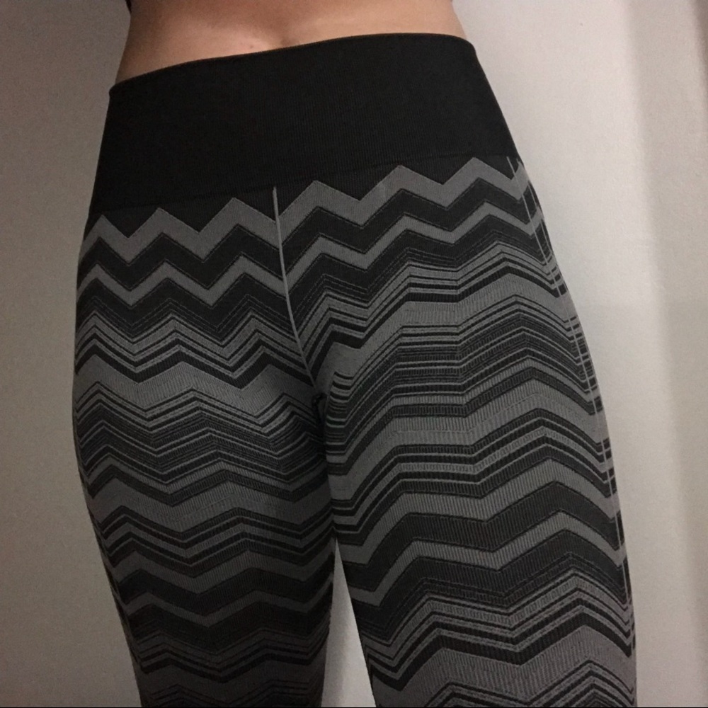 Lululemon zig zag leggings